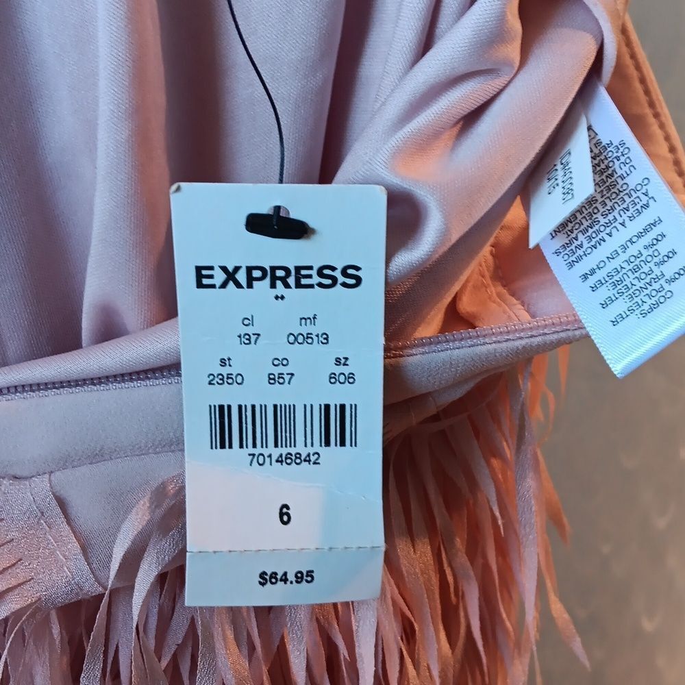 NWT Express Pink Feathered Mini Skirt Size 6 - Picture 8 of 12